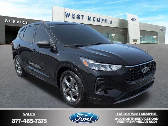 2023 Ford Escape ST-Line — photo 1 of 26