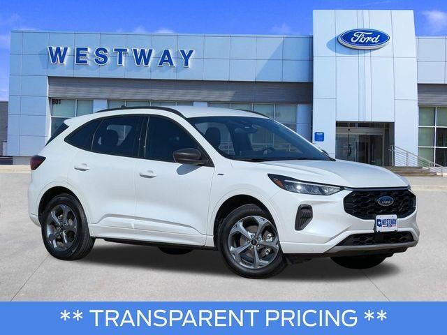 2024 Ford Escape ST-Line — photo 1 of 13