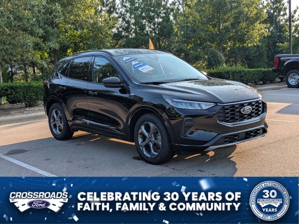 2024 Ford Escape ST-Line — photo 1 of 15