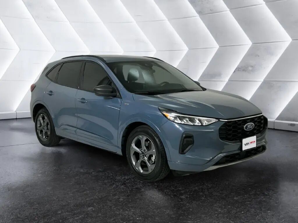 2023 Ford Escape ST-Line — photo 1 of 13