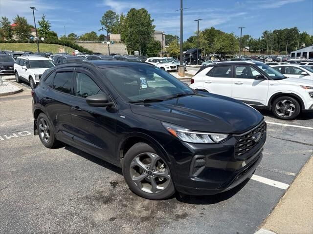 2023 Ford Escape ST-Line — photo 1 of 3