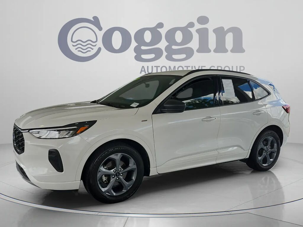 2023 Ford Escape ST-Line — photo 1 of 13