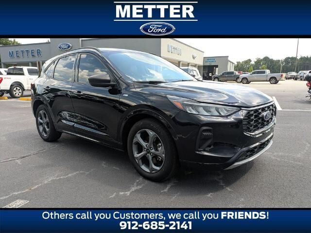 2023 Ford Escape ST-Line — photo 1 of 26