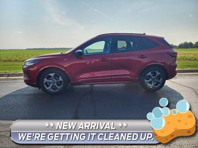 2024 Ford Escape ST-Line — photo 1 of 4