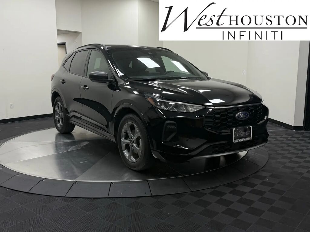 2024 Ford Escape ST-Line — photo 1 of 13