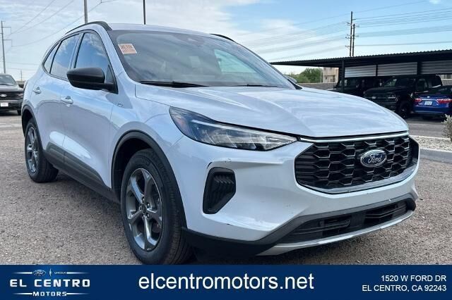 2025 Ford Escape ST-Line — photo 1 of 9