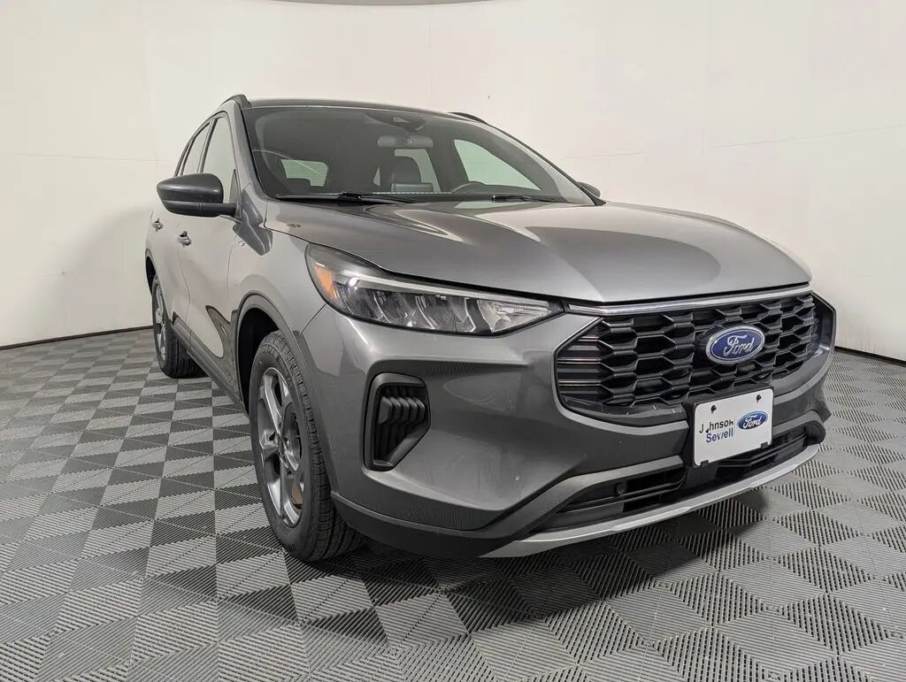 2025 Ford Escape ST-Line — photo 1 of 13