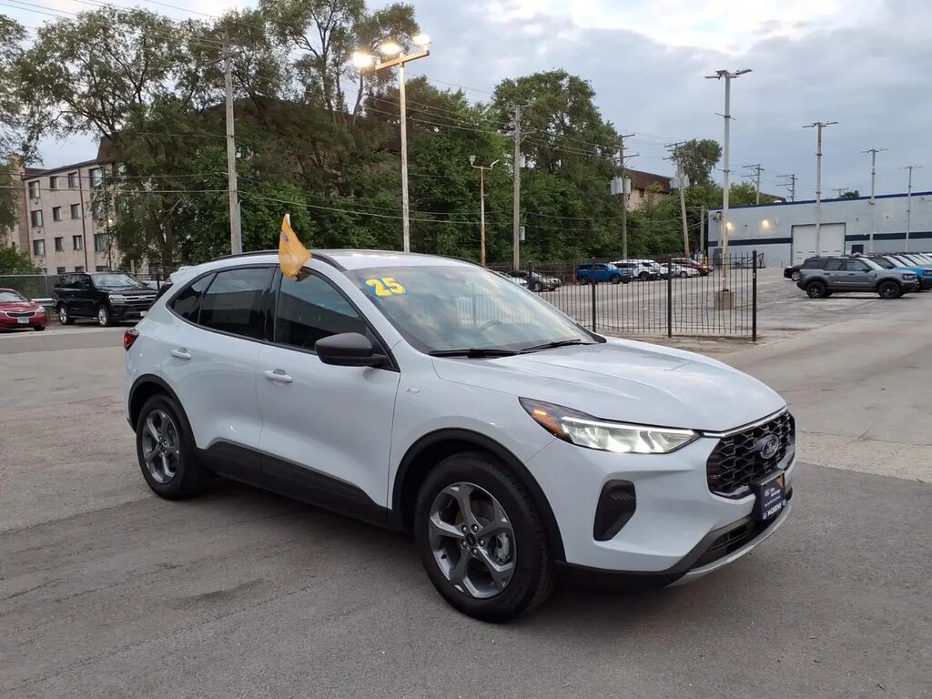 2025 Ford Escape ST-Line — photo 1 of 13
