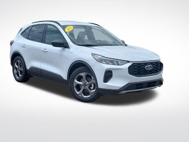 2025 Ford Escape ST-Line — photo 1 of 11
