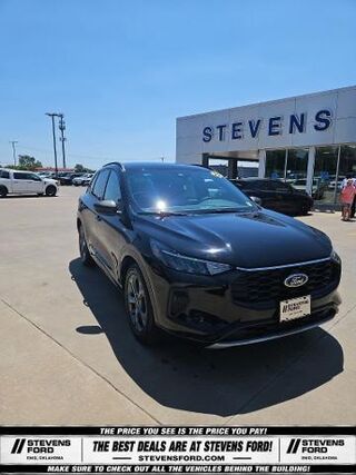 2023 Ford Escape ST-Line — photo 1 of 26