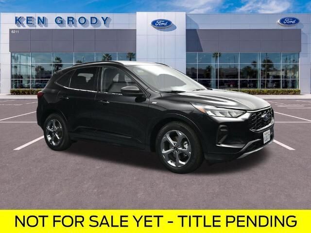 2023 Ford Escape ST-Line — photo 1 of 26