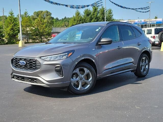 2024 Ford Escape ST-Line — photo 1 of 13