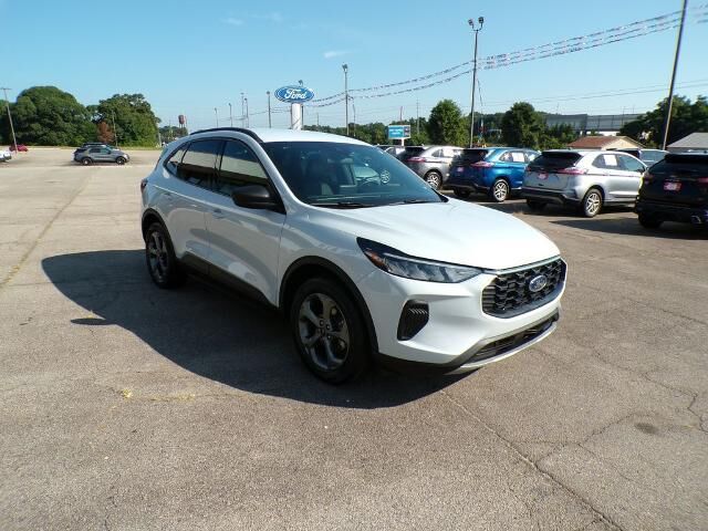 2025 Ford Escape ST-Line — photo 1 of 13
