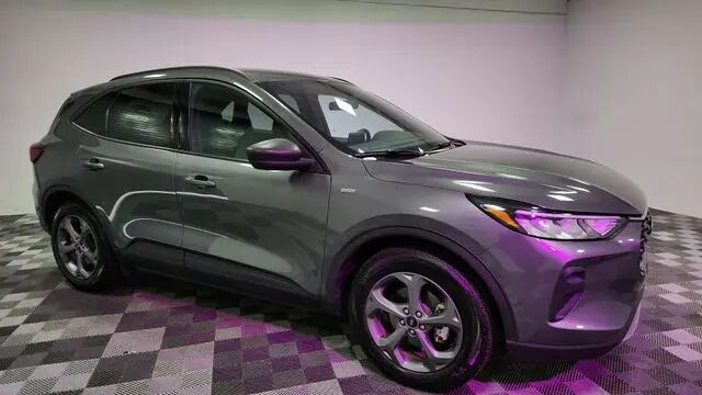 2025 Ford Escape ST-Line — photo 1 of 13