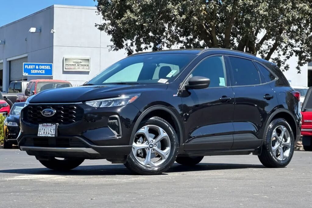 2025 Ford Escape ST-Line — photo 1 of 13