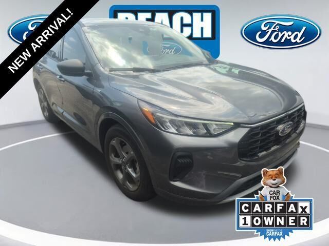 2023 Ford Escape ST-Line — photo 1 of 25