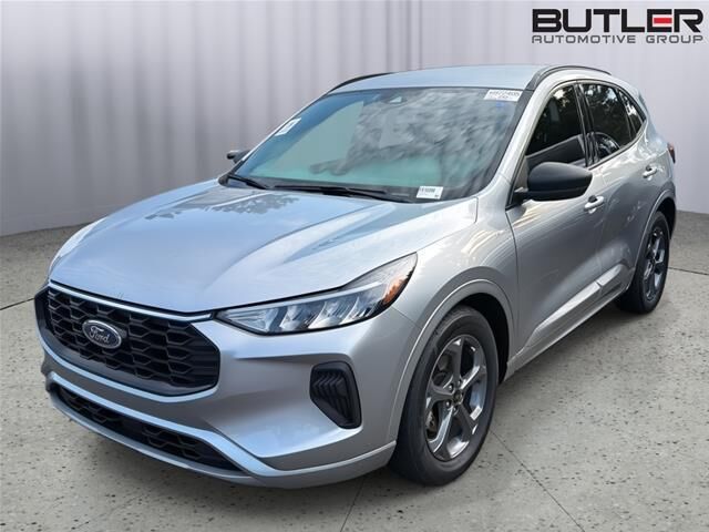 2023 Ford Escape ST-Line — photo 1 of 20