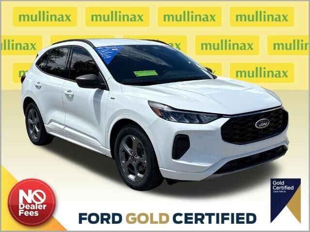 2023 Ford Escape ST-Line — photo 1 of 26