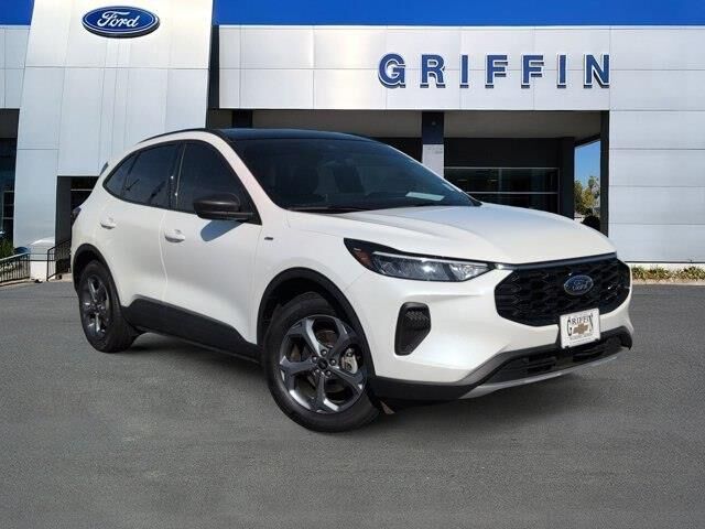 2025 Ford Escape ST-Line — photo 1 of 13