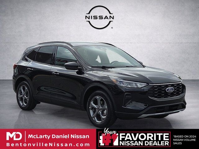 2025 Ford Escape ST-Line — photo 1 of 13