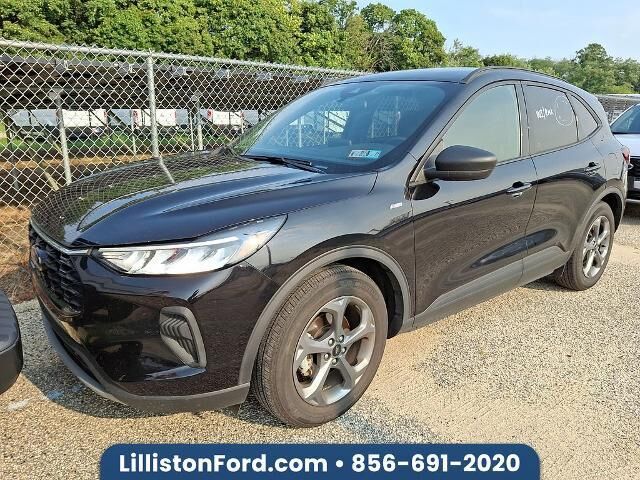 2025 Ford Escape ST-Line — photo 1 of 52
