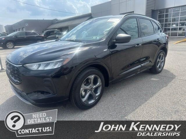 2023 Ford Escape ST-Line — photo 1 of 39