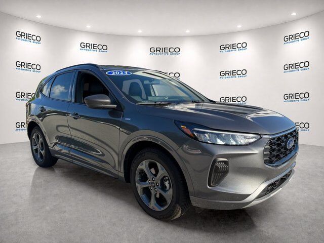 2024 Ford Escape ST-Line — photo 1 of 14