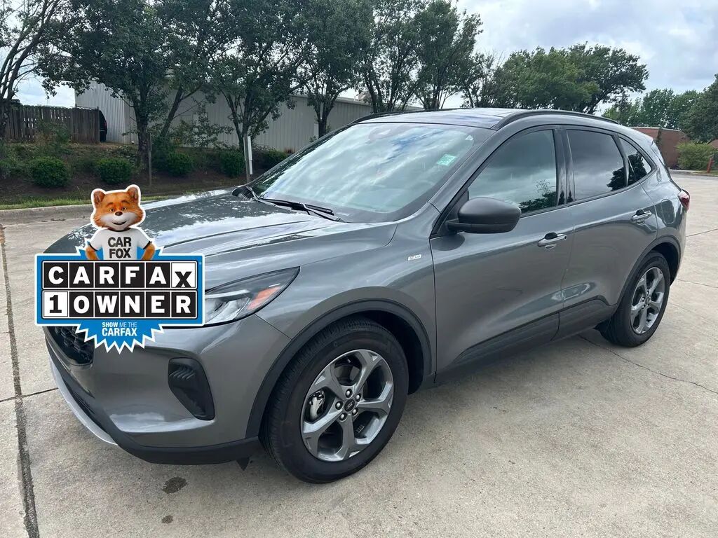 2025 Ford Escape ST-Line — photo 1 of 40