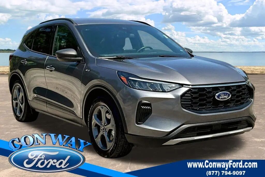 2025 Ford Escape ST-Line — photo 1 of 12