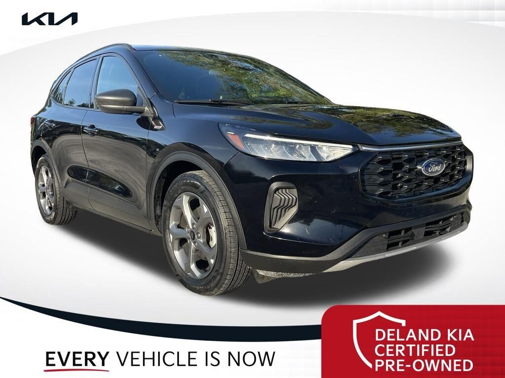2025 Ford Escape ST-Line — photo 1 of 26