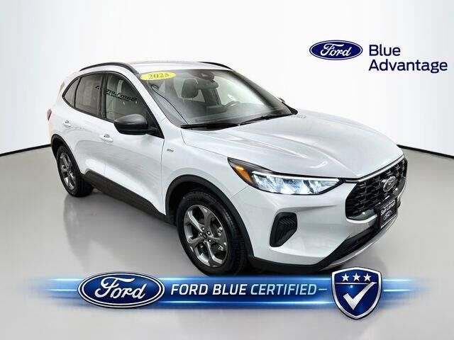 2025 Ford Escape ST-Line — photo 1 of 26