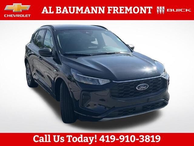 2023 Ford Escape ST-Line — photo 1 of 13