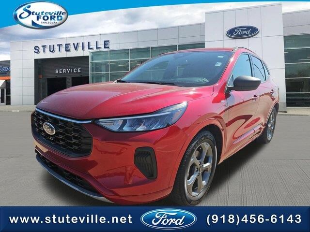 2023 Ford Escape ST-Line — photo 1 of 26