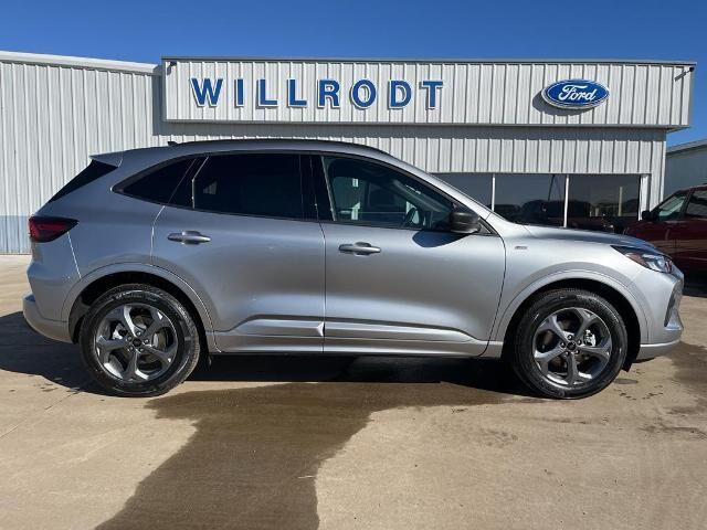 2024 Ford Escape ST-Line — photo 1 of 13