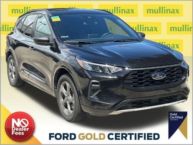 2024 Ford Escape ST-Line — photo 1 of 35