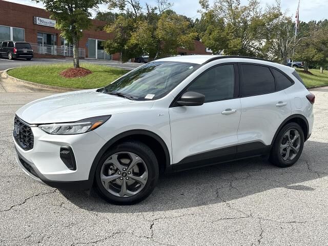 2025 Ford Escape ST-Line — photo 1 of 13