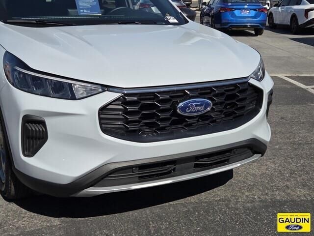 2025 Ford Escape Hybrid ST-Line
