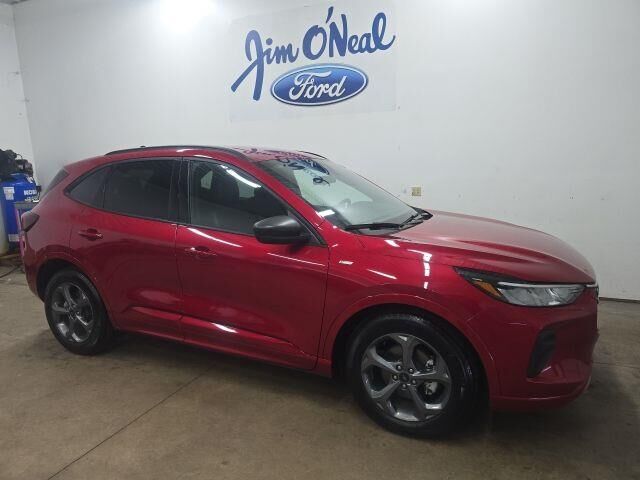 2023 Ford Escape Hybrid ST-Line — photo 1 of 13