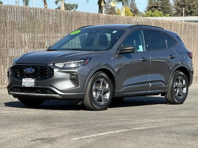 2023 Ford Escape Hybrid ST-Line