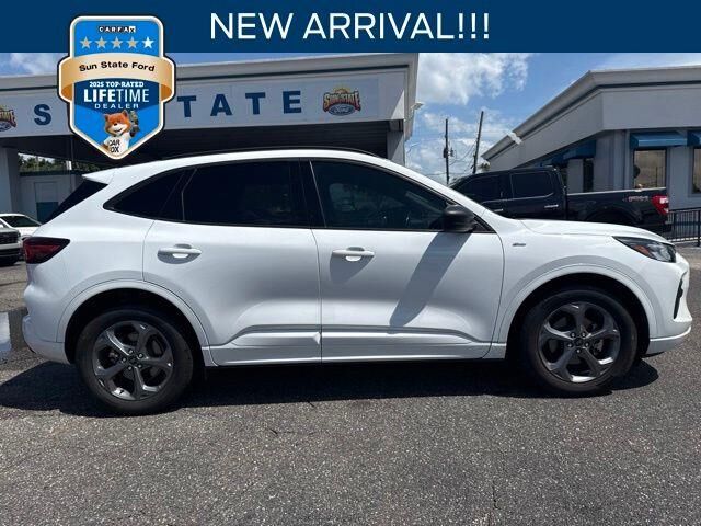 2023 Ford Escape Hybrid ST-Line