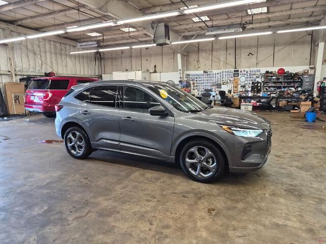 2023 Ford Escape Hybrid ST-Line