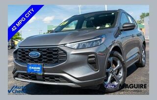 2023 Ford Escape Hybrid ST-Line — photo 1 of 2