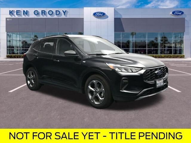 2023 Ford Escape Hybrid ST-Line — photo 1 of 26