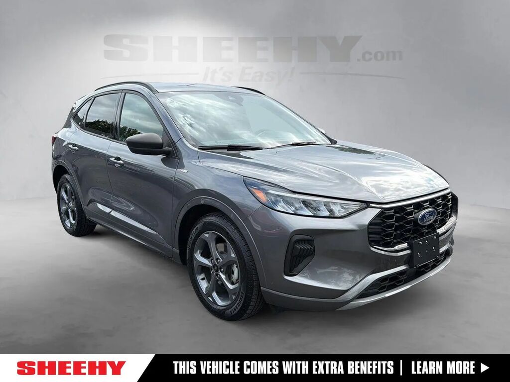 2023 Ford Escape Hybrid ST-Line — photo 1 of 13