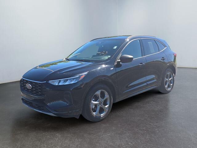 2023 Ford Escape Hybrid ST-Line — photo 1 of 13