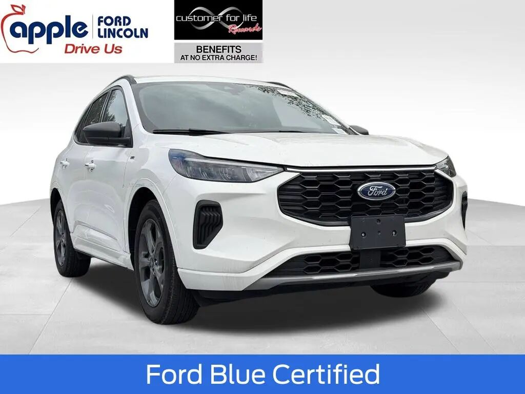 2023 Ford Escape Hybrid ST-Line — photo 1 of 13