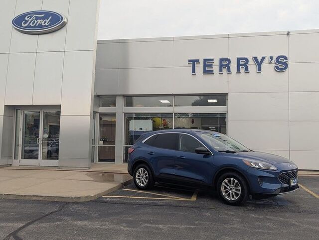 2022 Ford Escape Hybrid SE — photo 1 of 1