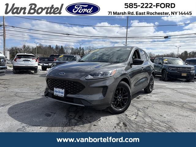 2020 Ford Escape Hybrid SE Sport — photo 1 of 12