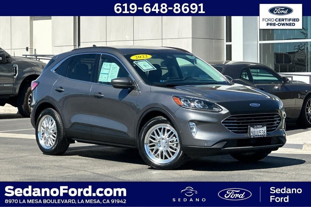 2022 Ford Escape Hybrid Titanium — photo 1 of 1