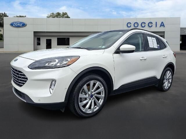 2022 Ford Escape Hybrid Titanium